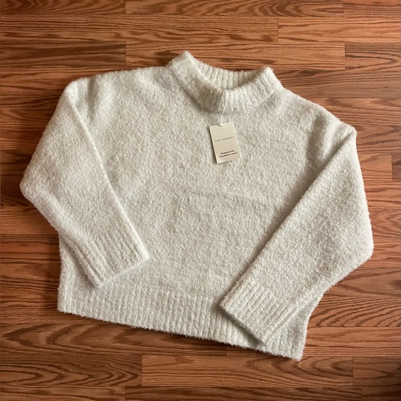 Free Assembly Fuzzy Mock Neck Sweater XL NWT - Picture 5 of 6